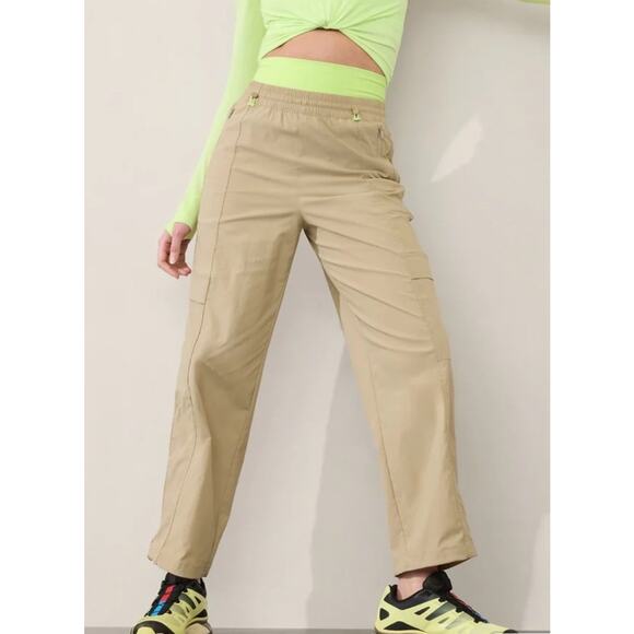 Athleta Cascade Cargo Pants Beige Tan Nylon Joggers Utility Hiking Size S - Picture 1 of 12